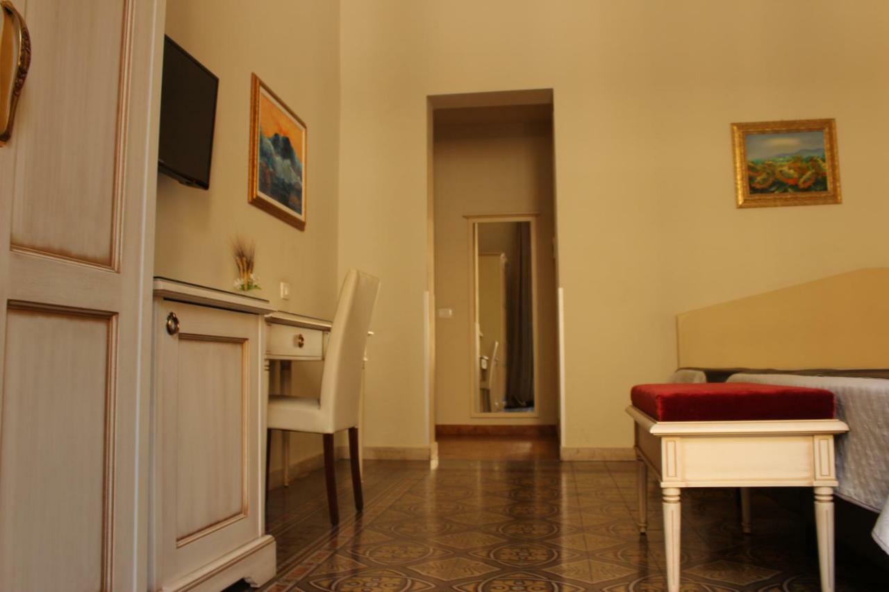 Hotel Umberto House CTA Exterior foto